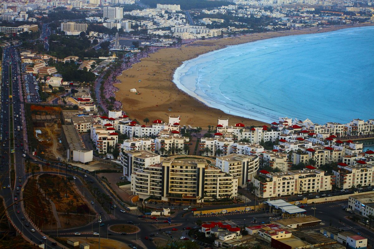 La baie et la plage d’Agadir vues des hauteurs de la ville