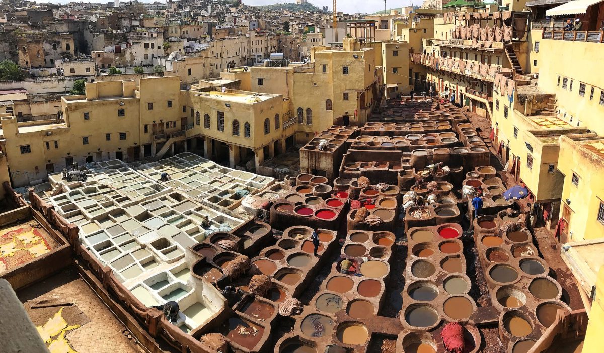Cuves de teinture de la tannerie Chouara, dans la médina de Fès